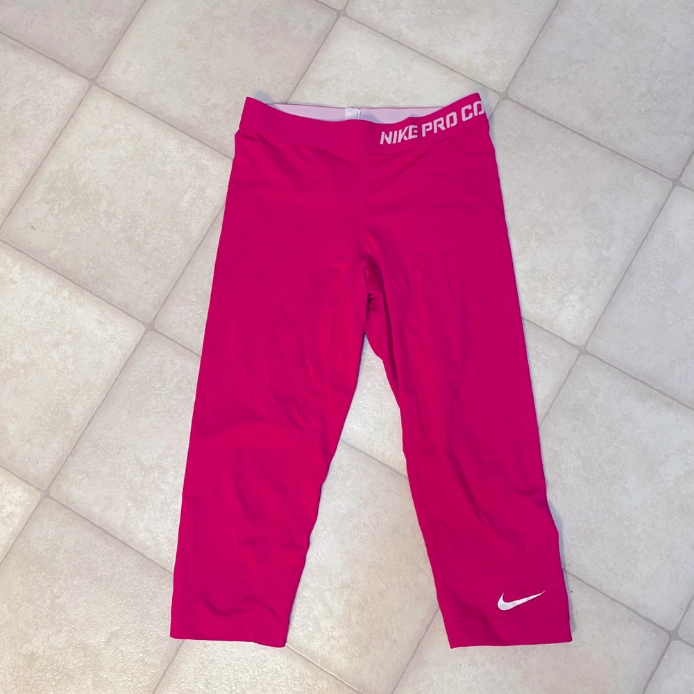Nike Capri Athletic pants
